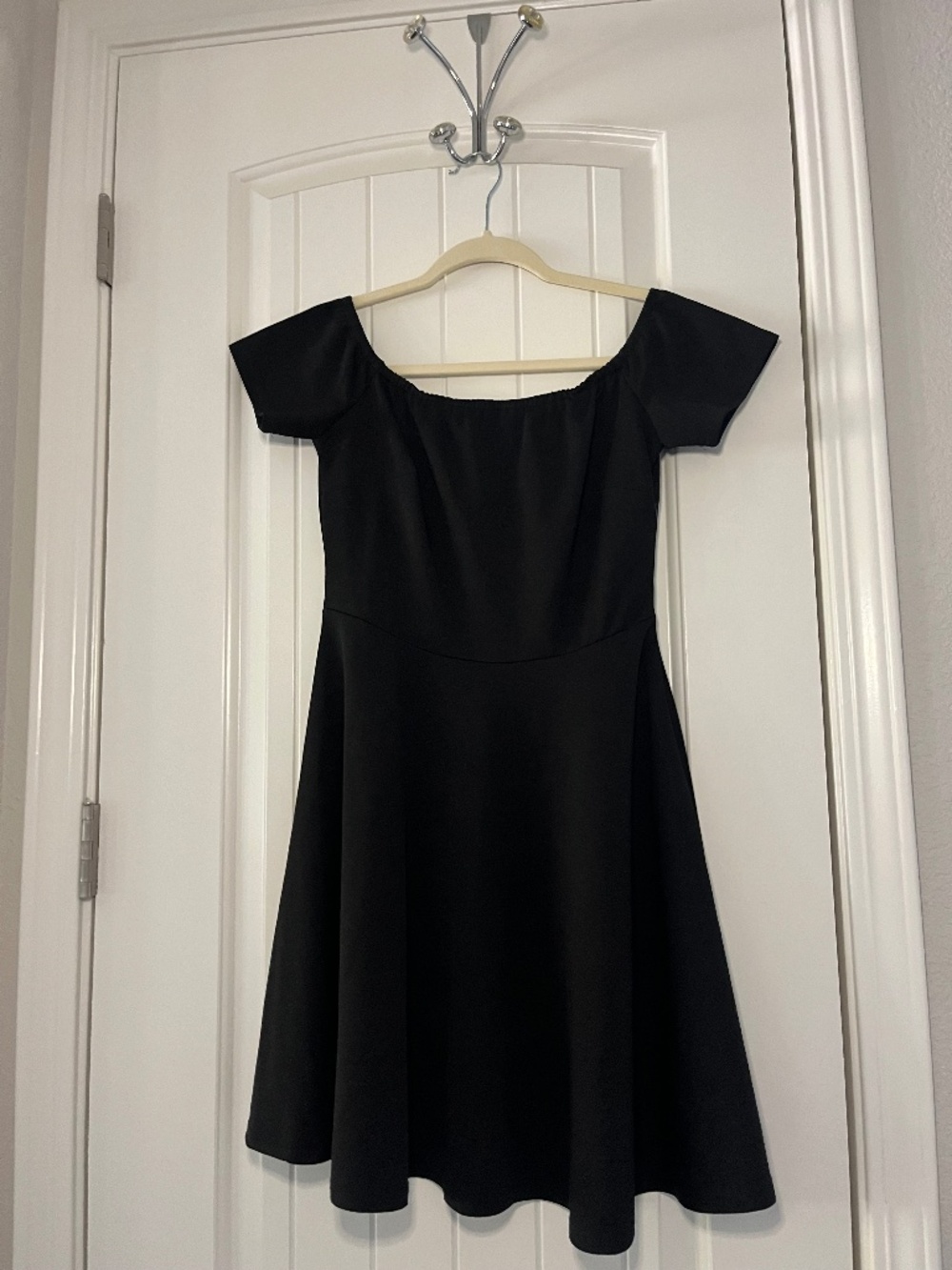 Black Off Shoulder Dress Size Small